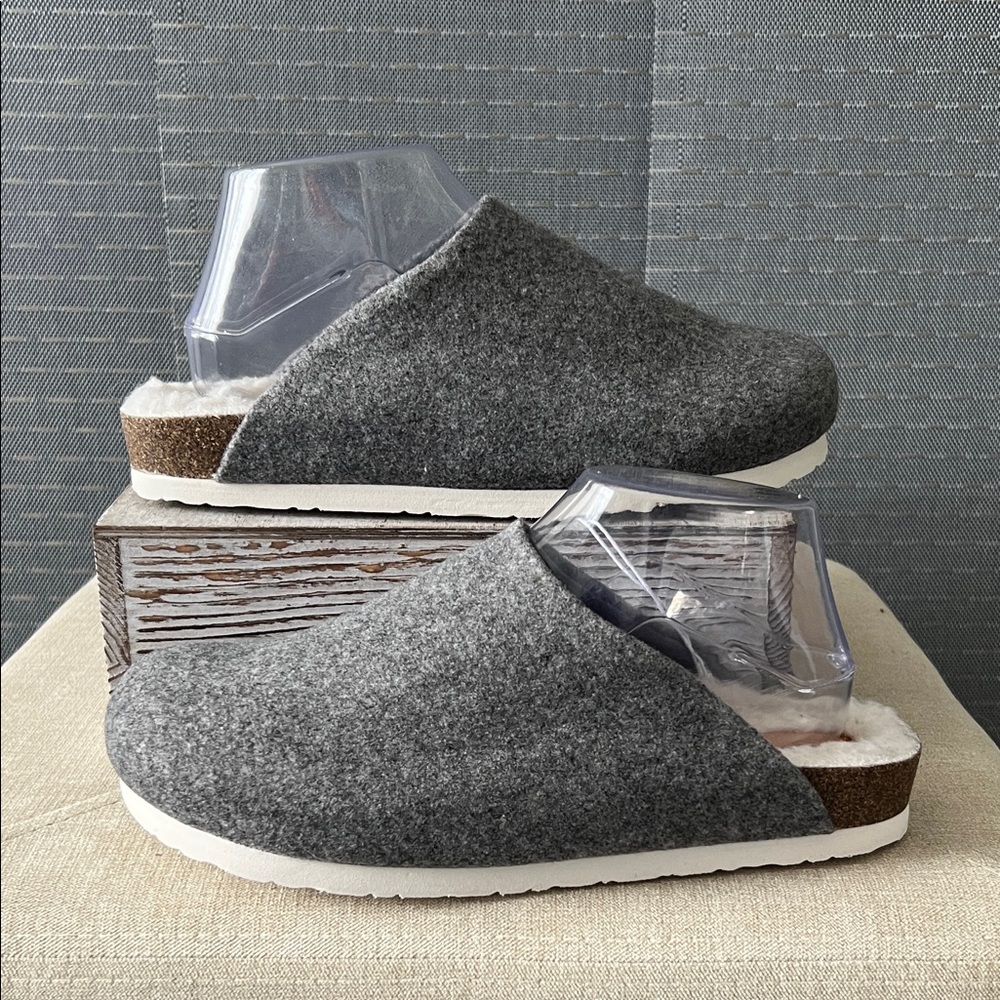 Universal Thread Gray Fabric Mules - Picture 1 of 10
